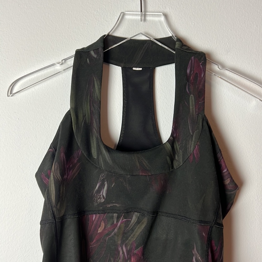 LULULEMON Scoop Neck Tank 8? Racerback - Picture 3 of 7